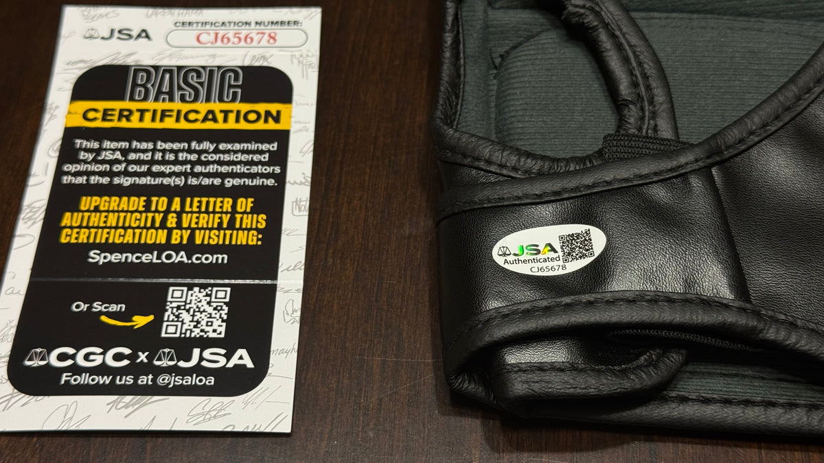 jon-jones-ufc-glove-jsa-cj65678
