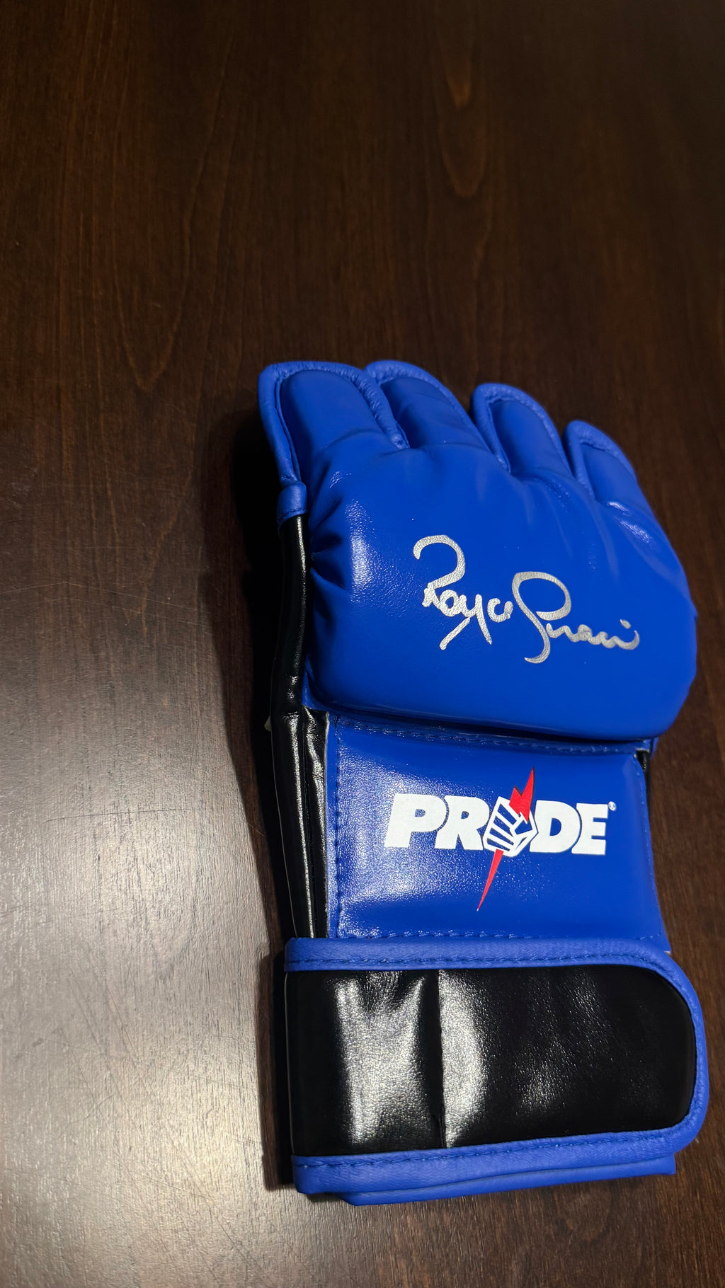 Royce Gracie Signed PRIDE MMA Glove — Beckett BAS Authenticated