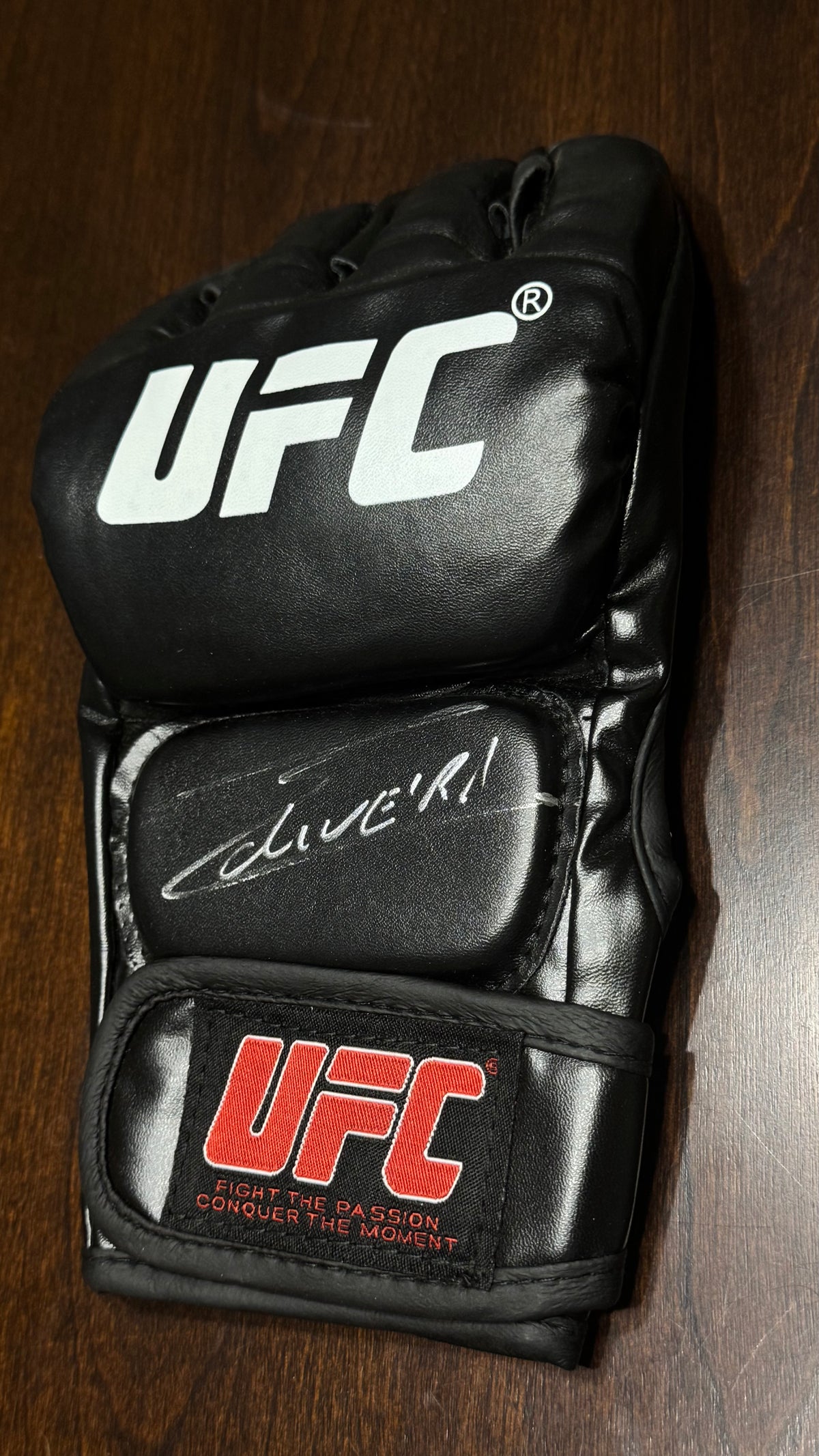 Charles Oliveira Signed UFC MMA Glove — Beckett Authenticated