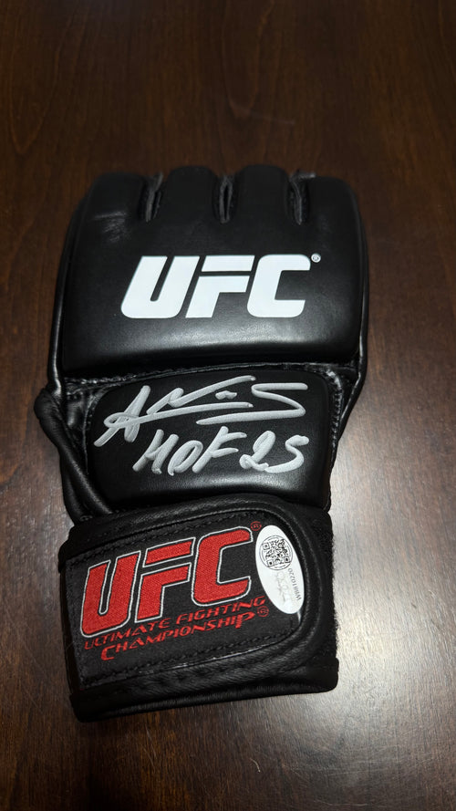 amanda-nunes-signed-ufc-glove-hof-25-beckett