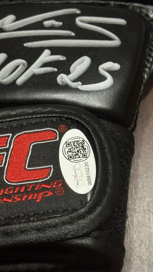 amanda-nunes-beckett-authentication-wb810220