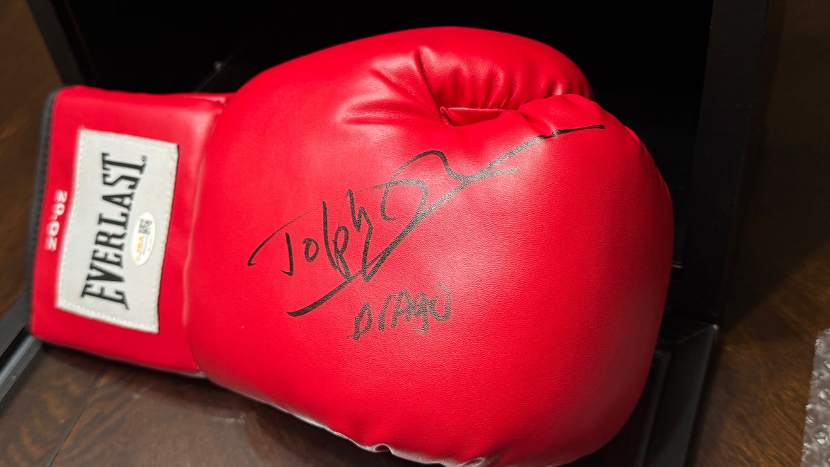 Dolph Lundgren Signed Everlast Boxing Glove “Drago” – JSA Witnessed w/ Display Box