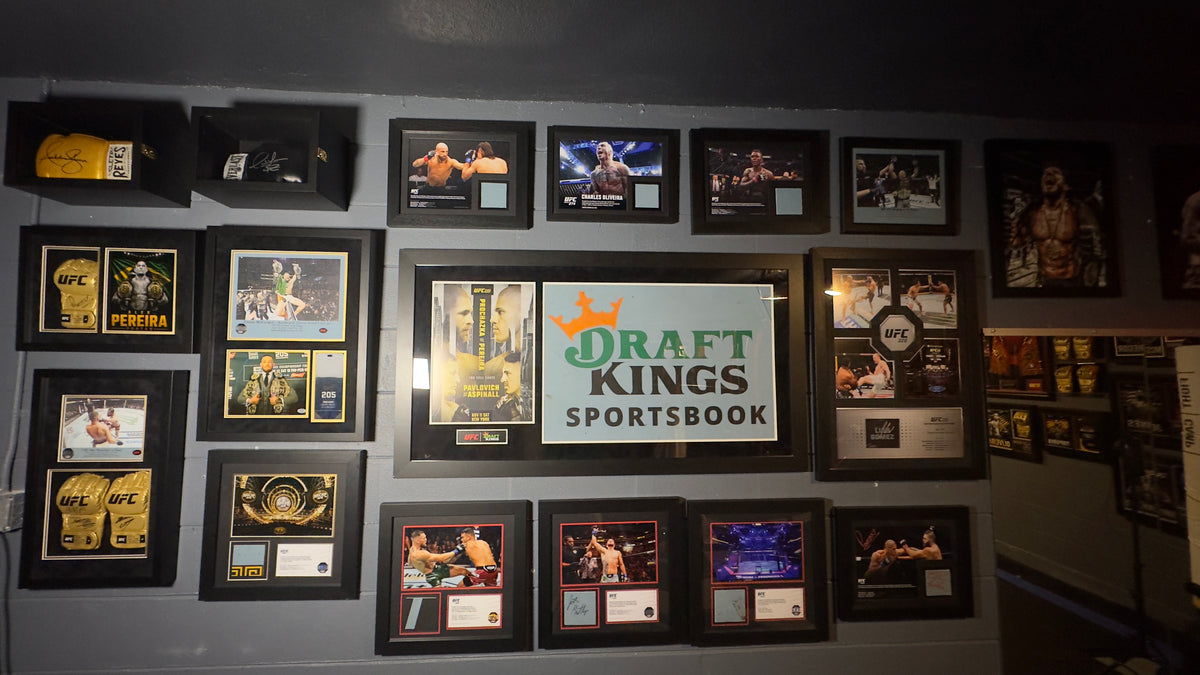Alex Pereira Signed Gold UFC Glove – Beckett Authenticated Gallery Gold Display