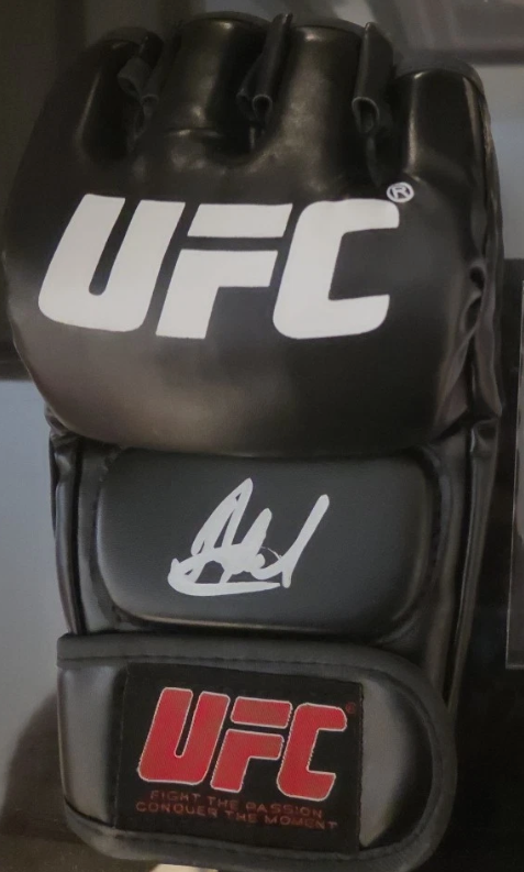 Islam Makhachev Signed UFC Glove Shadow Box – Beckett BAS | Icon Black 1/10