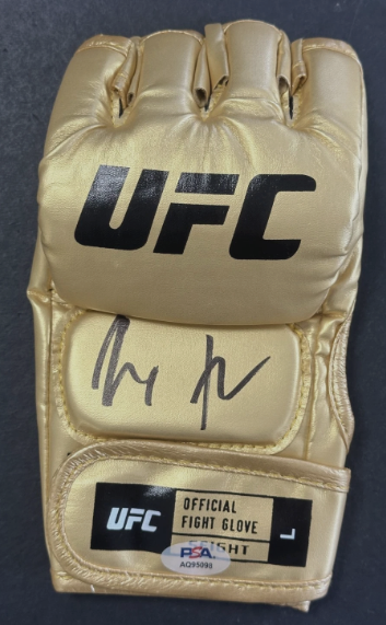 max-holloway-signed-gold-ufc-glove