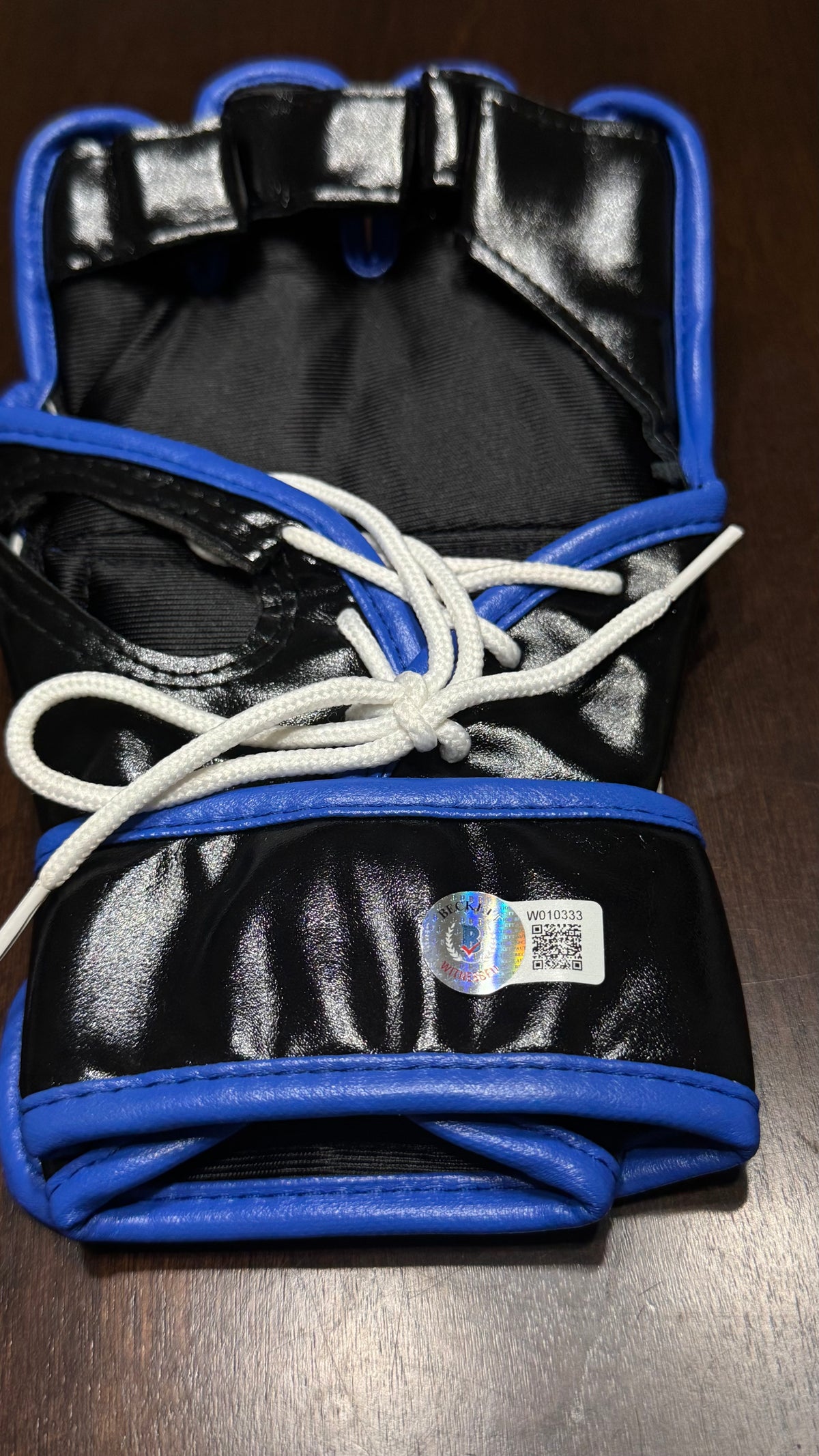 Fedor Emelianenko Signed PRIDE MMA Glove — Beckett Witnessed